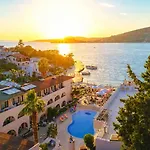 Ξενοδοχείο Oscar Seaside & By Club Aquarium 4*