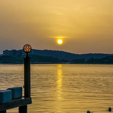 Oscar Seaside & فندق غوفرجينليك