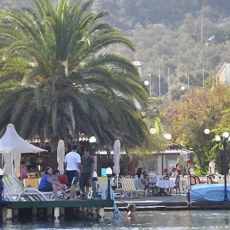 Oscar Seaside & Guvercinlik