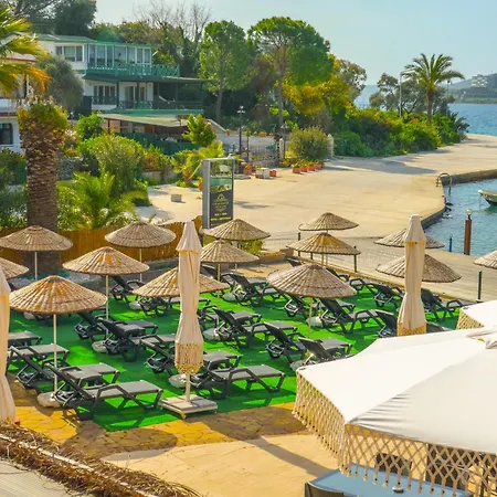 Oscar Seaside & Szálloda 4*