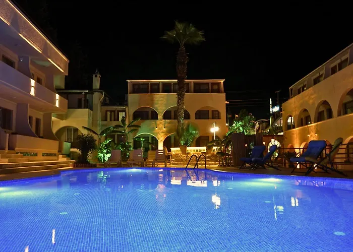Oscar Seaside & By Club Aquarium Hotel